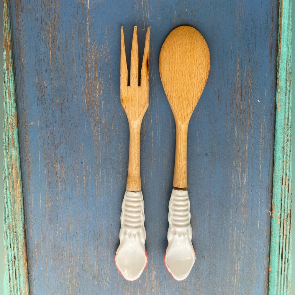 Hand-Painted Wooden Salad Serving Utensils for Dining. Great Condition!